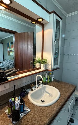 Casa à venda com 238m², 5 quartos e 3 vagas Casa à venda com 238m², 5 quartos e 3 vagasBanheiro da Suíte 2