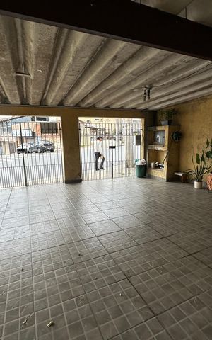 Casa à venda com 238m², 5 quartos e 3 vagas Casa à venda com 238m², 5 quartos e 3 vagasGaragem