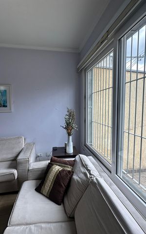 Casa à venda com 238m², 5 quartos e 3 vagas Casa à venda com 238m², 5 quartos e 3 vagasSala