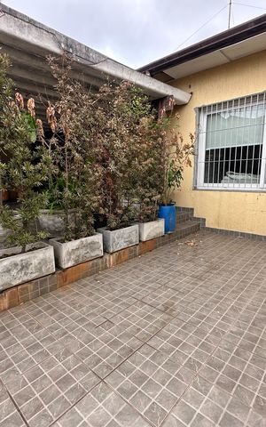 Casa à venda com 238m², 5 quartos e 3 vagas Casa à venda com 238m², 5 quartos e 3 vagasGaragem