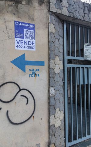 Apartamento à venda com 44m², 2 quartos e sem vaga Apartamento à venda com 44m², 2 quartos e sem vagaFachada do Prédio