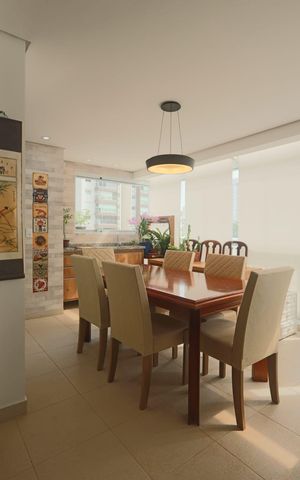 Apartamento à venda com 134m², 3 quartos e 4 vagas Apartamento à venda com 134m², 3 quartos e 4 vagasVaranda gourmet