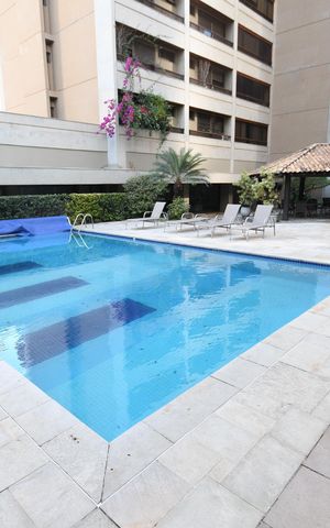 Apartamento à venda com 450m², 4 quartos e 4 vagasÁrea comum - Piscina
