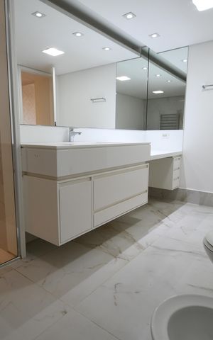 Apartamento à venda com 450m², 4 quartos e 4 vagasBanheiro Suíte 1