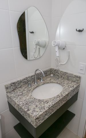 Studio à venda com 28m², 1 quarto e sem vaga Studio à venda com 28m², 1 quarto e sem vagaBanheiro Social