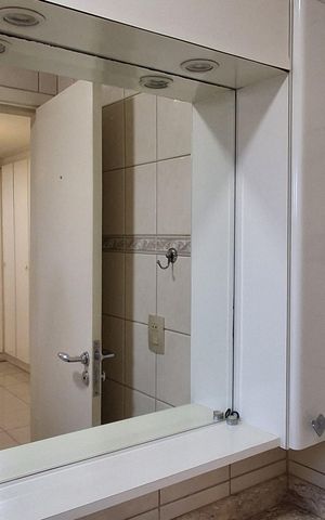 Casa à venda com 420m², 4 quartos e 6 vagas Casa à venda com 420m², 4 quartos e 6 vagasBanheiro da Suíte 1