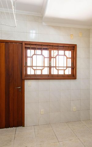 Casa para alugar com 325m², 4 quartos e 4 vagasÁrea de Serviço