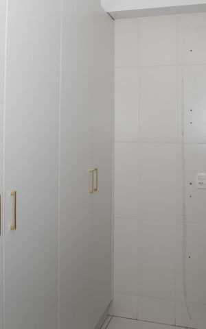 Apartamento à venda com 241m², 4 quartos e 3 vagas Apartamento à venda com 241m², 4 quartos e 3 vagasÁrea de Serviço