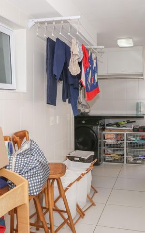 Apartamento à venda com 241m², 4 quartos e 3 vagas Apartamento à venda com 241m², 4 quartos e 3 vagasÁrea de Serviço