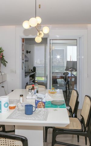 Apartamento à venda com 241m², 4 quartos e 3 vagas Apartamento à venda com 241m², 4 quartos e 3 vagasSala