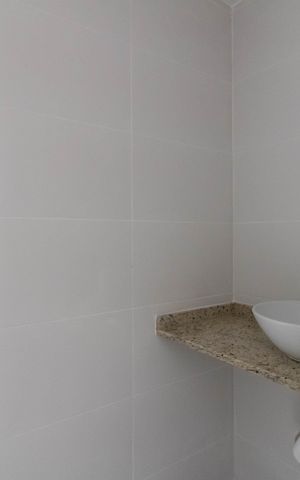 Apartamento à venda com 48m², 2 quartos e sem vaga Apartamento à venda com 48m², 2 quartos e sem vagaBanheiro