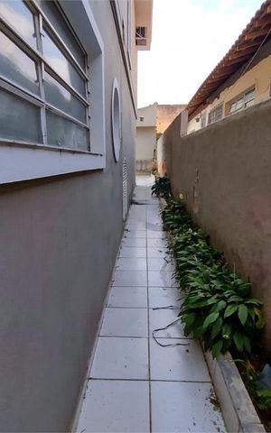 Casa à venda com 136m², 5 quartos e 1 vaga