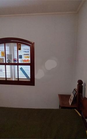 Casa à venda com 136m², 5 quartos e 1 vaga