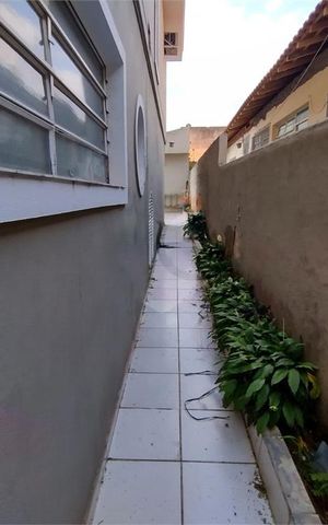 Casa à venda com 136m², 5 quartos e 1 vaga