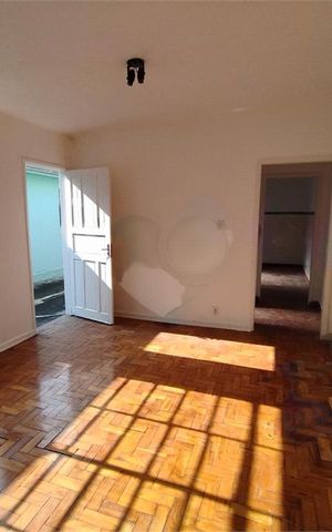 Casa à venda com 136m², 5 quartos e 1 vaga
