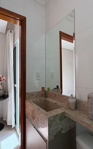 Apartamento à venda com 104m², 2 quartos e 2 vagas Apartamento à venda com 104m², 2 quartos e 2 vagasBanheiro da Suíte