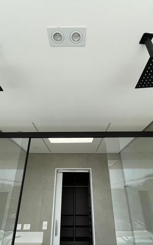 Casa de condomínio para alugar com 484m², 4 quartos e 3 vagasBanheiro