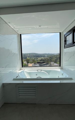 Casa de condomínio para alugar com 484m², 4 quartos e 3 vagasBanheiro