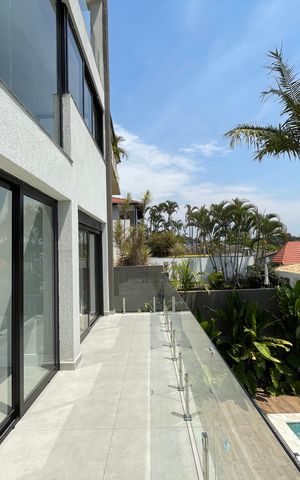 Casa de condomínio para alugar com 484m², 4 quartos e 3 vagasVaranda da Suíte 1