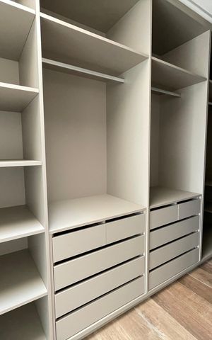 Casa de condomínio para alugar com 484m², 4 quartos e 3 vagasCloset Suíte 2