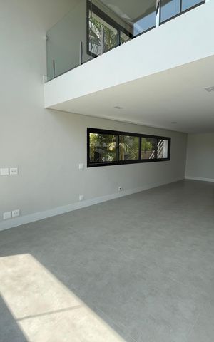Casa de condomínio para alugar com 484m², 4 quartos e 3 vagasSala