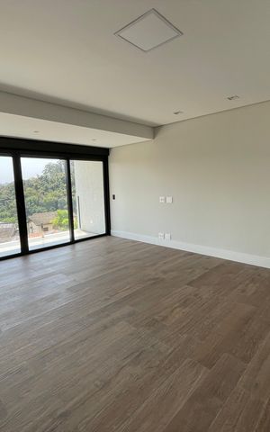 Casa de condomínio para alugar com 484m², 4 quartos e 3 vagasSuíte 2