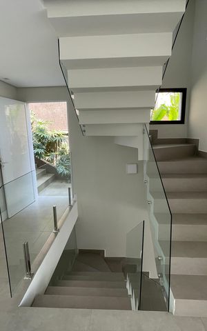 Casa de condomínio para alugar com 484m², 4 quartos e 3 vagasSala