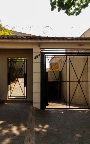 Casa de condomínio à venda com 89m², 2 quartos e 2 vagas Casa de condomínio à venda com 89m², 2 quartos e 2 vagasFachada
