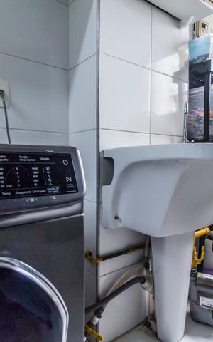 Apartamento à venda com 202m², 4 quartos e 3 vagas Apartamento à venda com 202m², 4 quartos e 3 vagasÁrea de Serviço