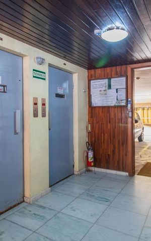Apartamento à venda com 81m², 3 quartos e sem vagaÁrea comum