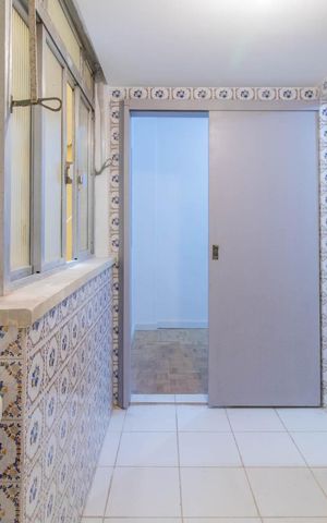 Apartamento à venda com 81m², 3 quartos e sem vagaÁrea de Serviço