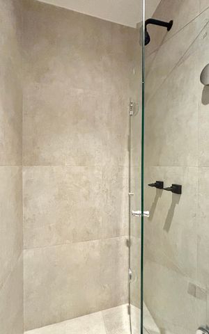 Apartamento para alugar com 85m², 2 quartos e 1 vaga Apartamento para alugar com 85m², 2 quartos e 1 vagaBanheiro social