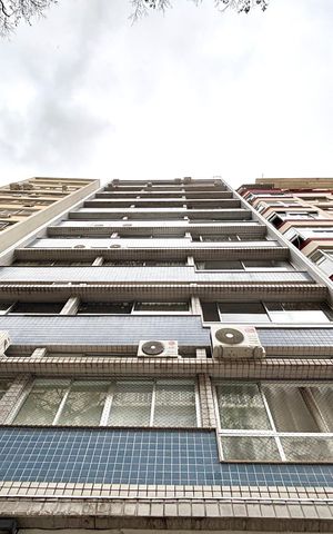 Apartamento à venda com 164m², 3 quartos e 1 vaga Apartamento à venda com 164m², 3 quartos e 1 vagaFachada