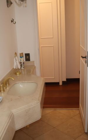 Apartamento para alugar com 348m², 2 quartos e 2 vagasLavabo