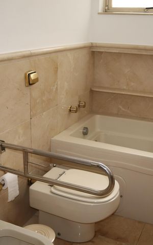 Apartamento para alugar com 348m², 2 quartos e 2 vagasBanheiro da Suíte