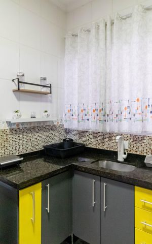 Casa à venda com 179m², 3 quartos e 4 vagas Casa à venda com 179m², 3 quartos e 4 vagasCozinha