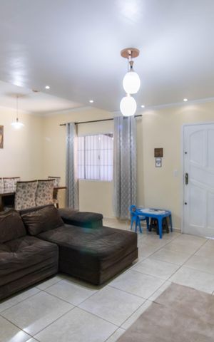 Casa à venda com 179m², 3 quartos e 4 vagas Casa à venda com 179m², 3 quartos e 4 vagasSala