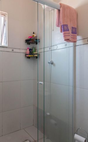 Casa à venda com 179m², 3 quartos e 4 vagas Casa à venda com 179m², 3 quartos e 4 vagasBanheiro da Suíte