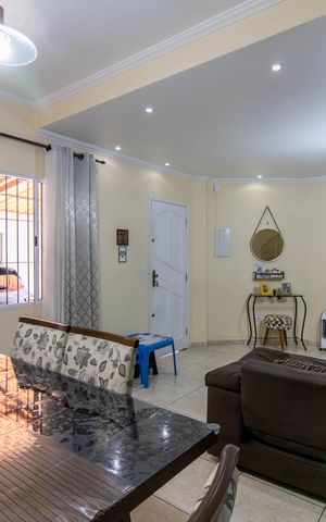 Casa à venda com 179m², 3 quartos e 4 vagas Casa à venda com 179m², 3 quartos e 4 vagasSala