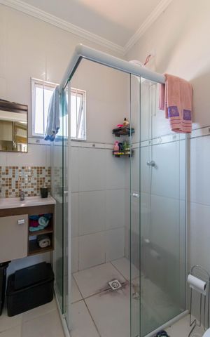 Casa à venda com 179m², 3 quartos e 4 vagas Casa à venda com 179m², 3 quartos e 4 vagasBanheiro da Suíte
