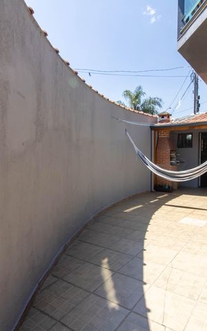 Casa à venda com 179m², 3 quartos e 4 vagas Casa à venda com 179m², 3 quartos e 4 vagasArea Externa