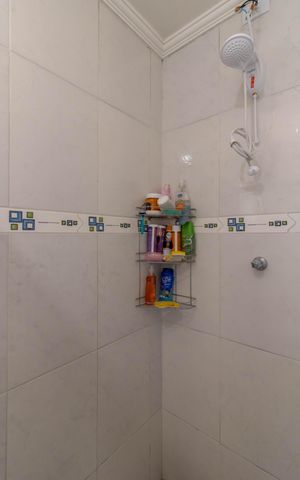 Casa à venda com 179m², 3 quartos e 4 vagas Casa à venda com 179m², 3 quartos e 4 vagasBanheiro Social