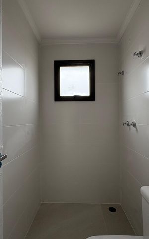 Apartamento à venda com 55m², 2 quartos e 2 vagas Apartamento à venda com 55m², 2 quartos e 2 vagasBanheiro da Suíte