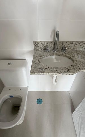 Apartamento à venda com 55m², 2 quartos e 2 vagas Apartamento à venda com 55m², 2 quartos e 2 vagasBanheiro