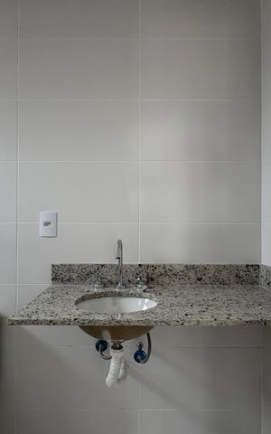 Apartamento à venda com 55m², 2 quartos e 2 vagas Apartamento à venda com 55m², 2 quartos e 2 vagasBanheiro da Suíte