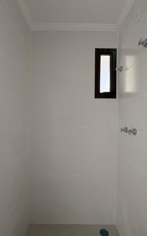 Apartamento à venda com 55m², 2 quartos e 2 vagas Apartamento à venda com 55m², 2 quartos e 2 vagasBanheiro