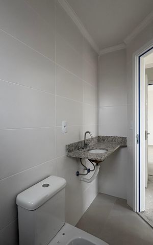 Apartamento à venda com 55m², 2 quartos e 2 vagas Apartamento à venda com 55m², 2 quartos e 2 vagasBanheiro da Suíte