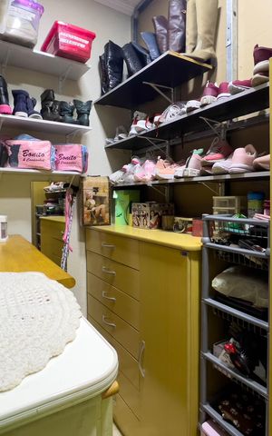 Casa à venda com 200m², 3 quartos e 2 vagas Casa à venda com 200m², 3 quartos e 2 vagasSuíte 1
