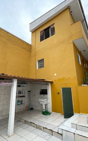 Casa para alugar com 200m², 3 quartos e 2 vagasÁrea Externa