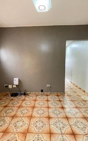 Casa para alugar com 200m², 3 quartos e 2 vagasSala